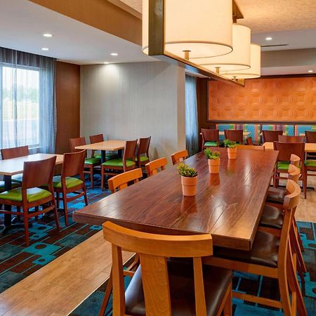 Fairfield Inn By Marriott Richmond New Paris Extérieur photo
