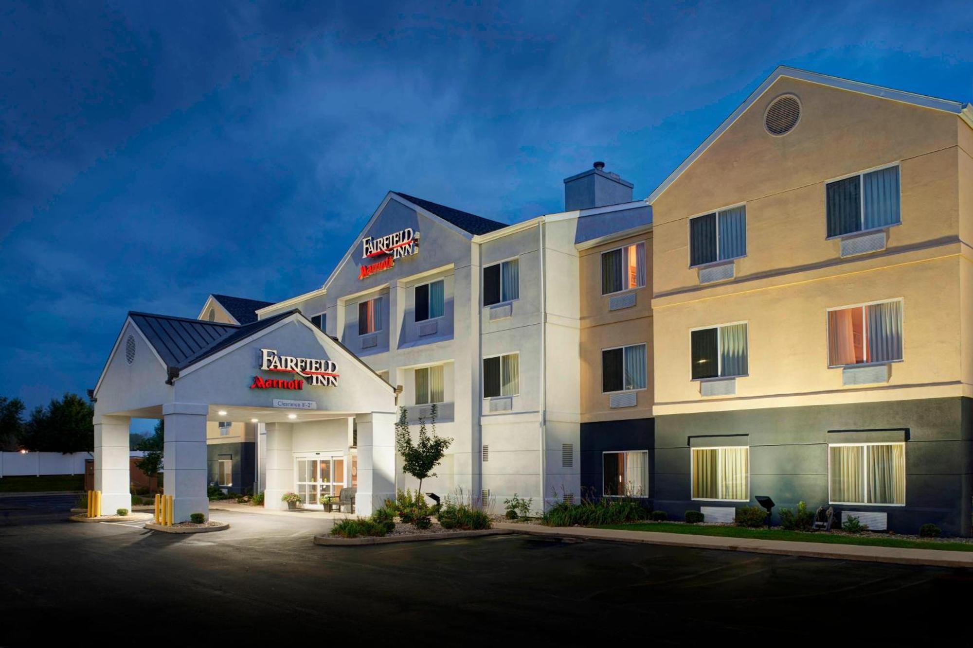 Fairfield Inn By Marriott Richmond New Paris Extérieur photo
