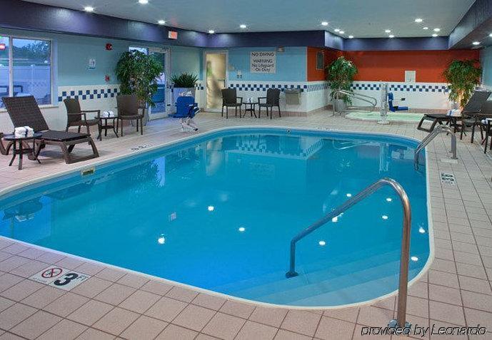 Fairfield Inn By Marriott Richmond New Paris Extérieur photo